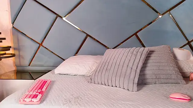 marcela rojas online show from October 16, 2025, 11:33 am