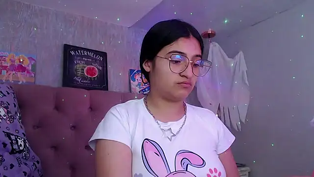 laurenelove online show from October 28, 2025, 3:21 am