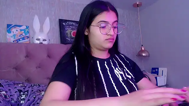 laurenelove online show from November 15, 2025, 2:53 am