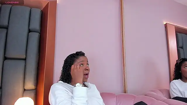 LisaMendez online show from March 6, 2026, 11:12 pm