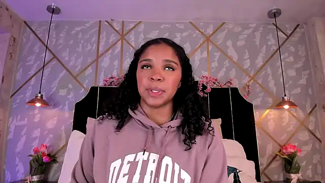Snapshot of LisaMendez chatting on May 9, 2026, 3:56 am LisaMendez online show from May 9, 2026, 3:56 am