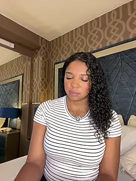Snapshot of LisaMendez chatting on May 31, 2026, 3:58 am LisaMendez online show from May 31, 2026, 3:58 am