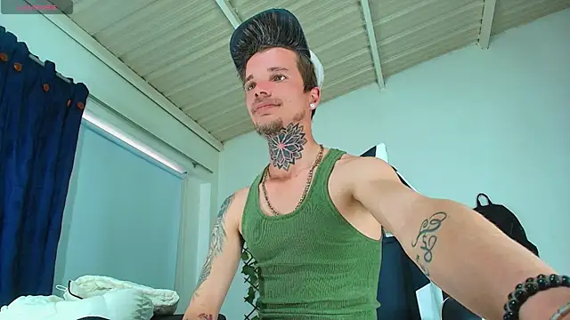 Snapshot of Gold_Loyal77 chatting on October 9, 2025, 4:16 pm Gold Loyal77 online show from October 9, 2025, 4:16 pm