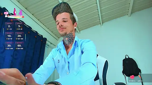 Snapshot of Gold_Loyal77 chatting on October 11, 2025, 4:33 am Gold Loyal77 online show from October 11, 2025, 4:33 am