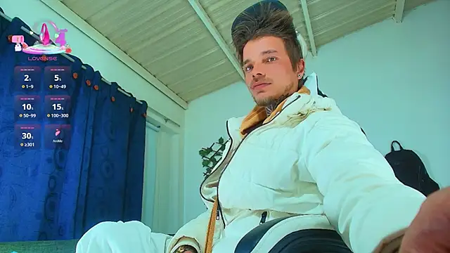 Snapshot of Gold_Loyal77 chatting on November 2, 2025, 6:05 am Gold Loyal77 online show from November 2, 2025, 6:05 am