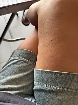 Snapshot of sharon-Hanna chatting on November 23, 2025, 1:27 am sharon-Hanna online show from November 23, 2025, 1:27 am