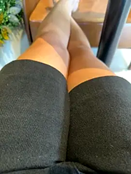 Snapshot of sharon-Hanna chatting on December 21, 2025, 1:02 am sharon-Hanna online show from December 21, 2025, 1:02 am