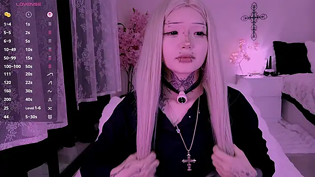 Snapshot of Lein_Bone chatting on March 7, 2026, 12:07 am Lein Bone online show from March 7, 2026, 12:07 am