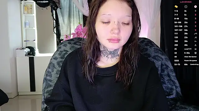 Snapshot of Lein_Bone chatting on June 20, 2026, 1:41 am Lein Bone online show from June 20, 2026, 1:41 am
