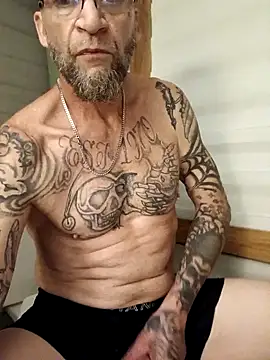 Snapshot of ShawnandDani7074 chatting on March 2, 2026, 6:03 am ShawnandDani7074 online show from March 2, 2026, 6:03 am