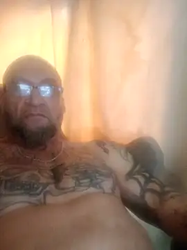 Snapshot of ShawnandDani7074 chatting on March 8, 2026, 4:00 pm ShawnandDani7074 online show from March 8, 2026, 4:00 pm