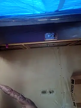 Snapshot of ShawnandDani7074 chatting on March 25, 2026, 2:34 pm ShawnandDani7074 online show from March 25, 2026, 2:34 pm