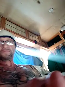 Snapshot of ShawnandDani7074 chatting on March 28, 2026, 1:54 pm ShawnandDani7074 online show from March 28, 2026, 1:54 pm