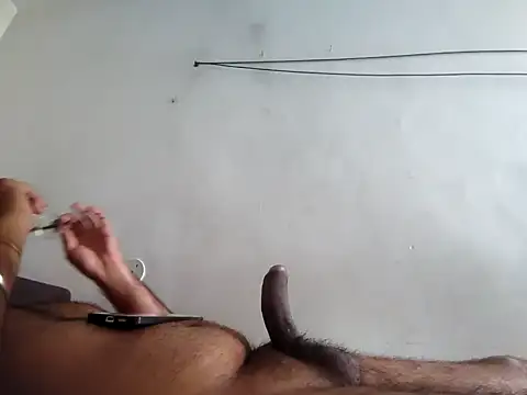 Snapshot of Aeroxx chatting on October 5, 2025, 5:28 am Aeroxx online show from October 5, 2025, 5:28 am