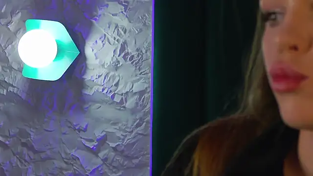 Snapshot of MarilynNova chatting on February 3, 2026, 5:05 am MarilynNova online show from February 3, 2026, 5:05 am