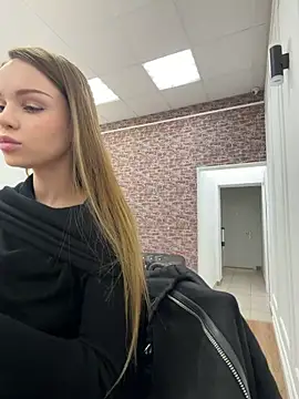 Snapshot of MarilynNova chatting on February 4, 2026, 5:02 am MarilynNova online show from February 4, 2026, 5:02 am