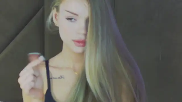 MarilynNova online show from April 25, 2026, 4:26 am