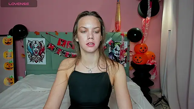 Snapshot of Vickie_Smith chatting on October 24, 2025, 8:33 am Vickie Smith online show from October 24, 2025, 8:33 am