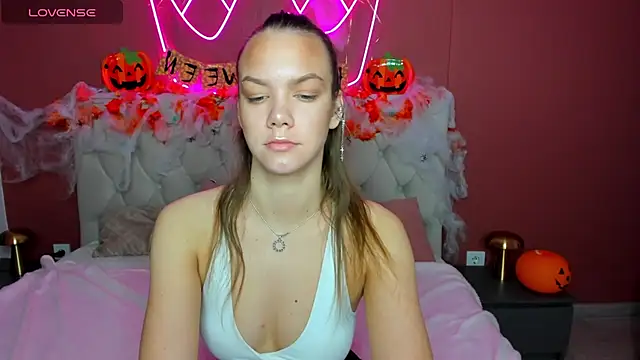 Snapshot of Vickie_Smith chatting on October 25, 2025, 1:35 am Vickie Smith online show from October 25, 2025, 1:35 am