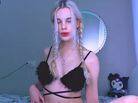 Snapshot of carmen_crybaby chatting on October 13, 2025, 4:40 pm carmen crybaby online show from October 13, 2025, 4:40 pm