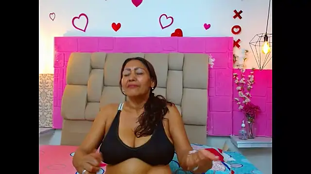 Snapshot of Damary_Leon chatting on September 10, 2025, 7:14 pm Damary Leon online show from September 10, 2025, 7:14 pm