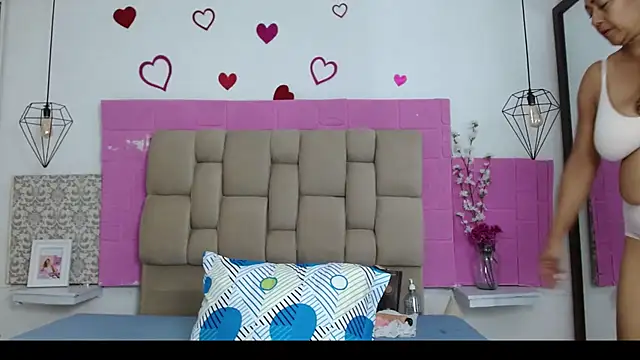 Snapshot of Damary_Leon chatting on December 1, 2025, 6:57 pm Damary Leon online show from December 1, 2025, 6:57 pm