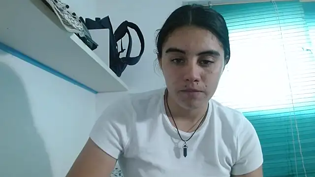 Arieeel 09 online show from April 13, 2026, 4:12 pm