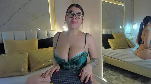 VioletaMaddox online show from January 6, 2026, 4:16 am