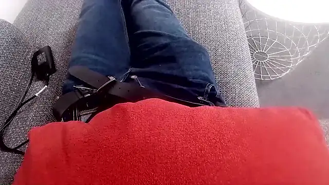 cucciolotto76 online show from November 15, 2025, 1:40 pm