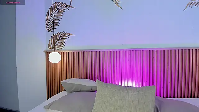 Valleriie  online show from April 15, 2026, 3:41 pm