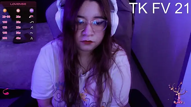 Pink girl0n online show from January 13, 2026, 8:36 pm