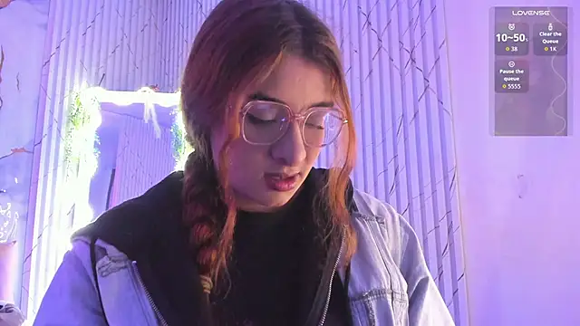 Naomy tay1 online show from April 5, 2026, 2:42 am