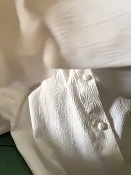 modelnishu online show from November 9, 2025, 3:38 am