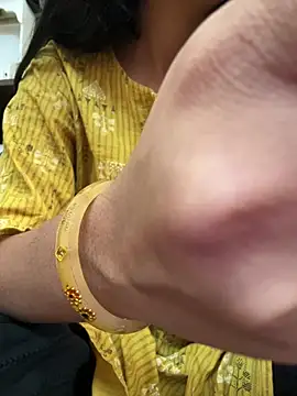 modelnishu online show from March 7, 2026, 9:39 am