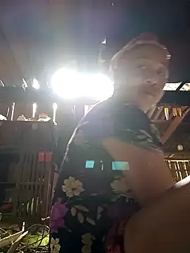 Snapshot of Mamapm20 chatting on September 24, 2025, 3:54 am Mamapm20 online show from September 24, 2025, 3:54 am