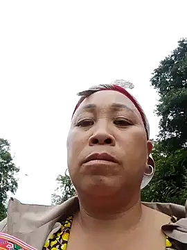 Snapshot of Mamapm20 chatting on October 16, 2025, 1:39 am Mamapm20 online show from October 16, 2025, 1:39 am