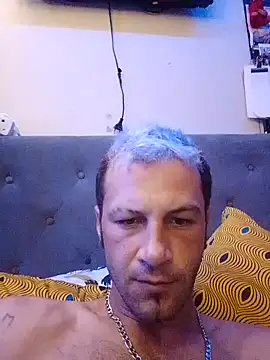 Snapshot of challo26 chatting on April 13, 2026, 4:45 pm challo26 online show from April 13, 2026, 4:45 pm