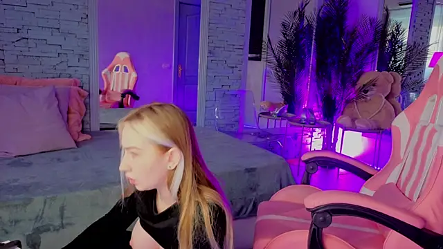 Reina Cummings online show from January 17, 2026, 6:51 am