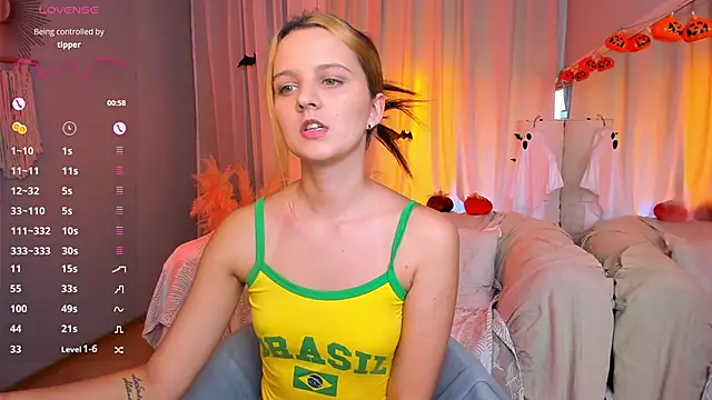 LilLisa online show from November 2, 2025, 3:47 pm