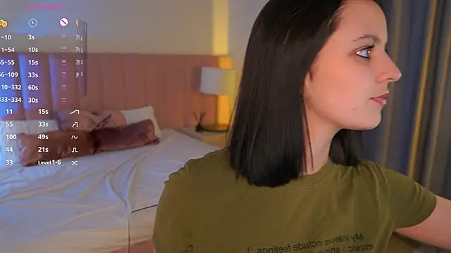 LilLisa online show from April 17, 2026, 3:48 pm