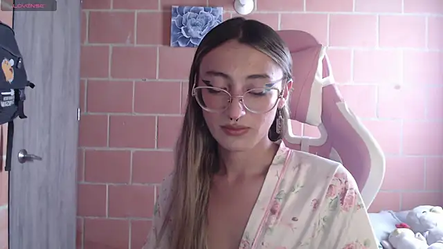 Snapshot of Andrea_camilaaa chatting on October 2, 2025, 3:41 pm Andrea camilaaa online show from October 2, 2025, 3:41 pm