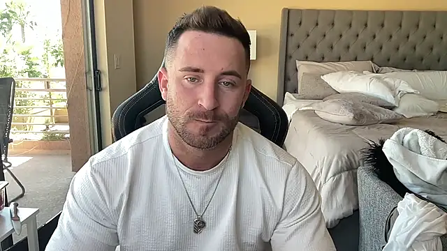 brettmycles28 online show from September 16, 2025, 7:59 pm