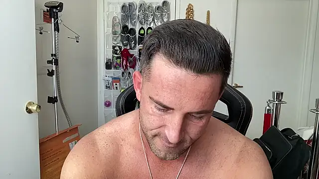 brettmycles28 online show from June 4, 2026, 4:46 pm