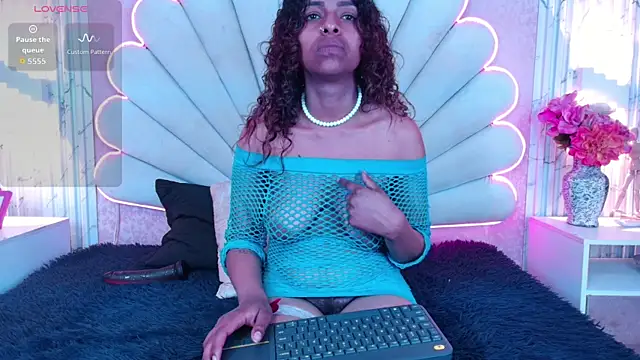 Snapshot of MisRoos chatting on December 17, 2025, 2:34 pm MisRoos online show from December 17, 2025, 2:34 pm