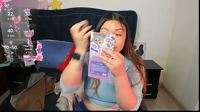 LucyPetit online show from September 18, 2025, 1:24 pm