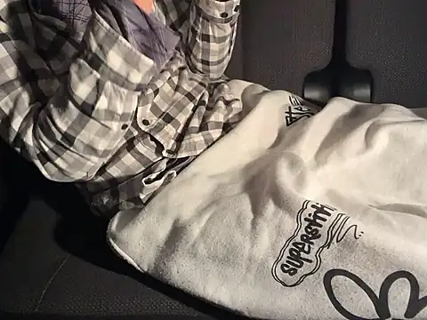 Snapshot of CAMEL1913 chatting on November 1, 2025, 5:15 pm CAMEL1913 online show from November 1, 2025, 5:15 pm