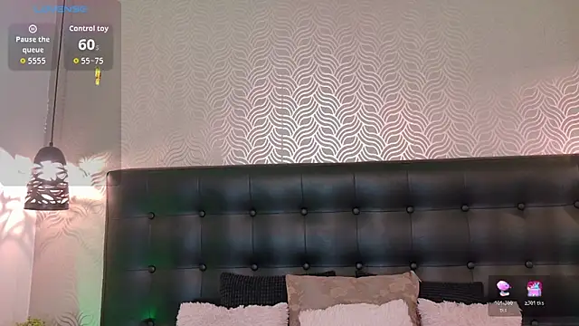 Sharonevanss  online show from November 17, 2025, 8:36 pm