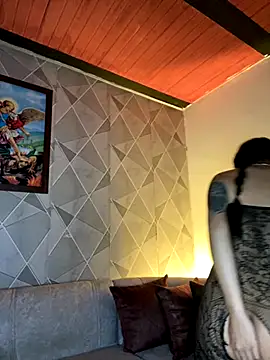 Alisse taylor2 online show from November 11, 2025, 11:32 am