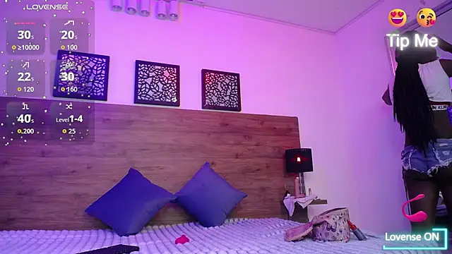 Snapshot of AlexandraCambell chatting on September 10, 2025, 7:36 pm AlexandraCambell online show from September 10, 2025, 7:36 pm