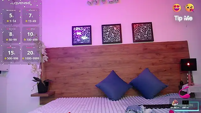 Snapshot of AlexandraCambell chatting on September 20, 2025, 7:48 pm AlexandraCambell online show from September 20, 2025, 7:48 pm